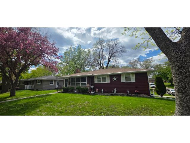 1702 Frank Hall Drive Albert Lea MN 56007 - MLS# 7071209