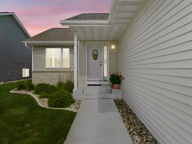 2004 Bluestem Drive Mankato MN 56001 - MLS# 7071338