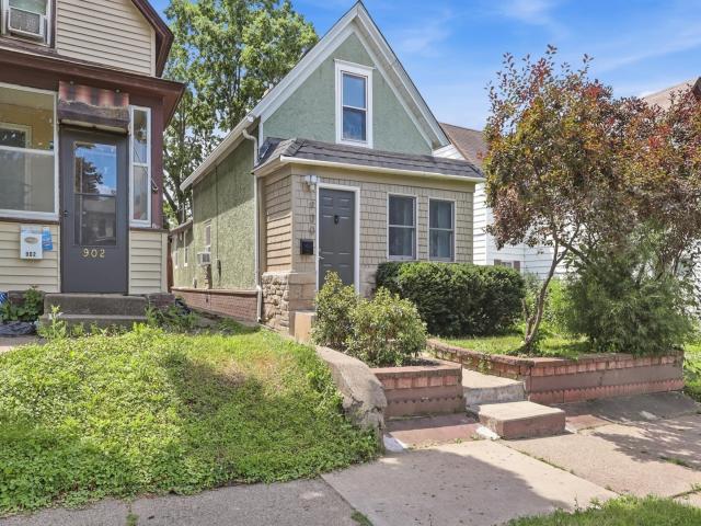 900 Geranium Avenue E Saint Paul MN 55106 - MLS# 7071383