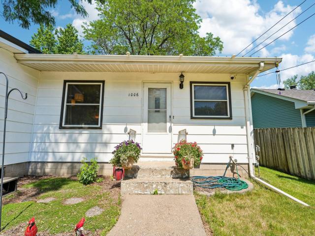 1006 Summit Avenue South Saint Paul MN 55075 - MLS# 7071544