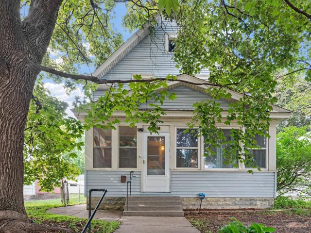 1227 Thomas Avenue Saint Paul MN 55104 - MLS# 7071591