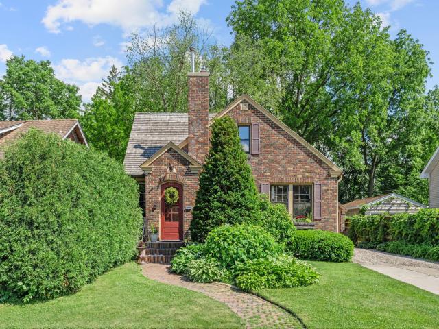 825 5th Avenue SW Faribault MN 55021 - MLS# 7071780