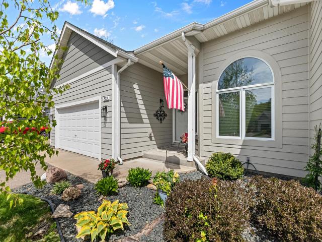 833 Southcross Drive E Burnsville MN 55306 - MLS# 7071825