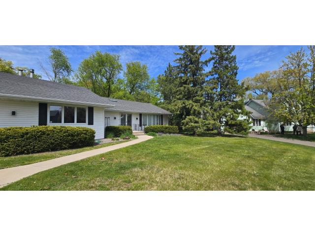 1948 Crown Point Drive Saint Paul MN 55118 - MLS# 7072078
