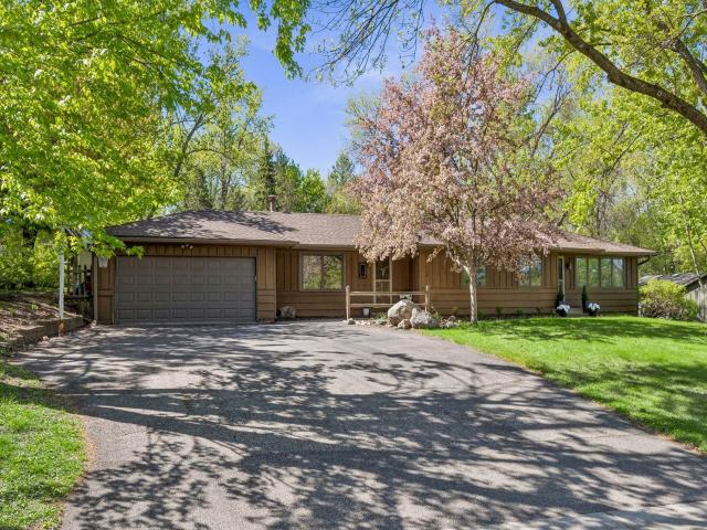 1105 Lakeview Drive Burnsville MN 55337 - MLS# 7072095