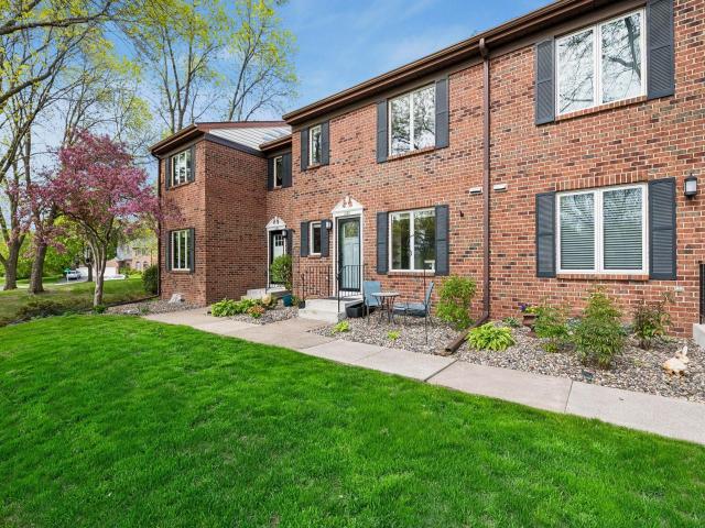 1092 Ivy Hill Drive Saint Paul MN 55118 - MLS# 7072414