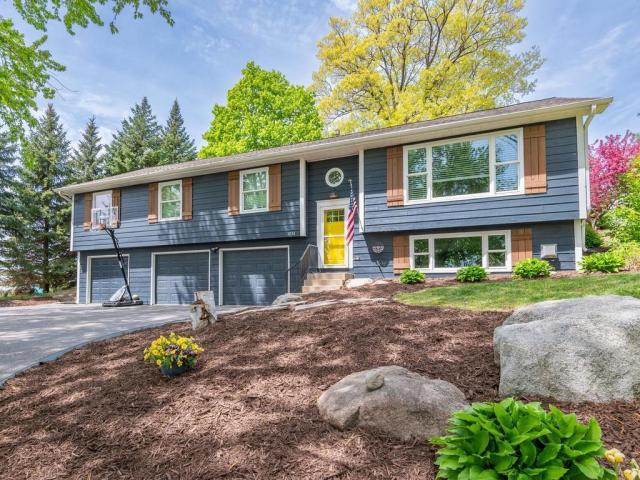 1036 Sunny Ridge Drive Carver MN 55315 - MLS# 7072808
