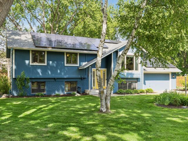 405 Merrimac Lane N Plymouth MN 55447 - MLS# 7073241