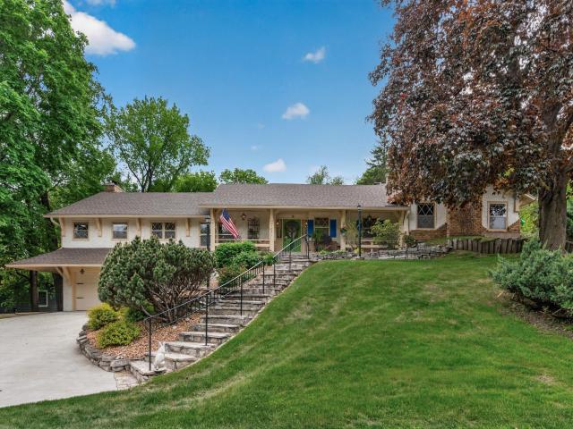 13651 Oakwood Curve Burnsville MN 55337 - MLS# 7073453