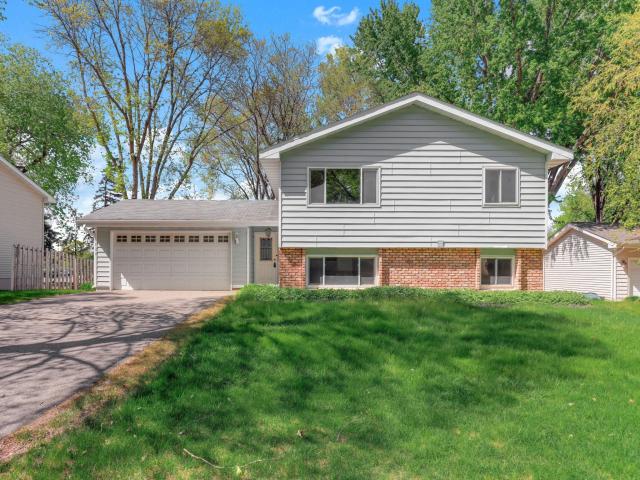 11724 67th Place N Maple Grove MN 55369 - MLS# 7073494