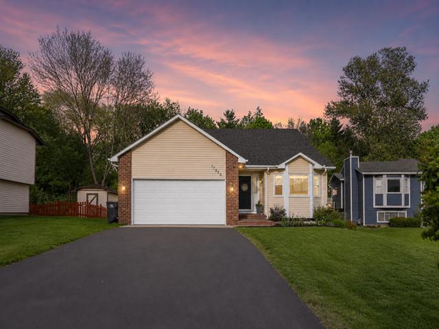 17698 S Shore Lane W Eden Prairie MN 55346 - MLS# 7073651