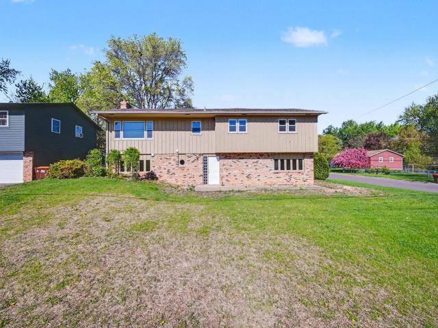 2000 Westview Drive Hastings MN 55033 - MLS# 7073982