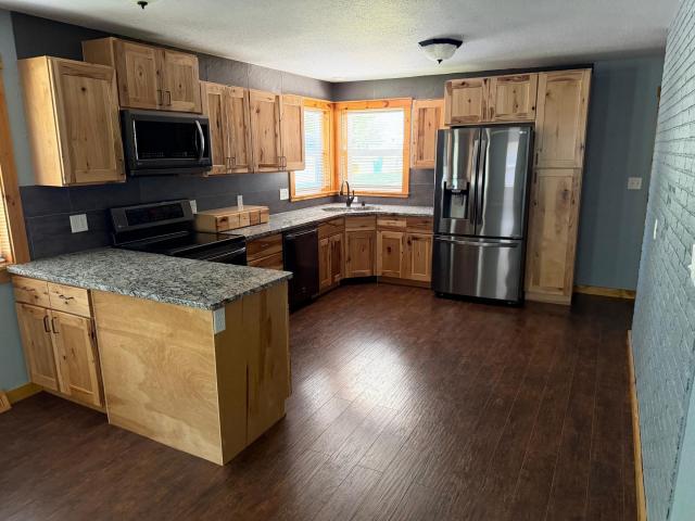 605 5th Street NE Montgomery MN 56069 - MLS# 7074087
