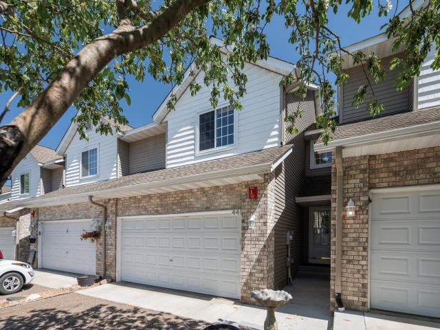 441 Pleasant Lane Chaska MN 55318 - MLS# 7074421