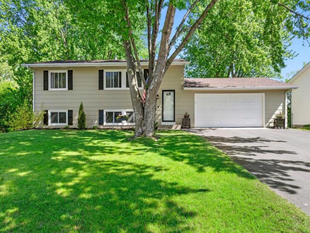 2123 Cliffview Drive Saint Paul MN 55122 - MLS# 7074455