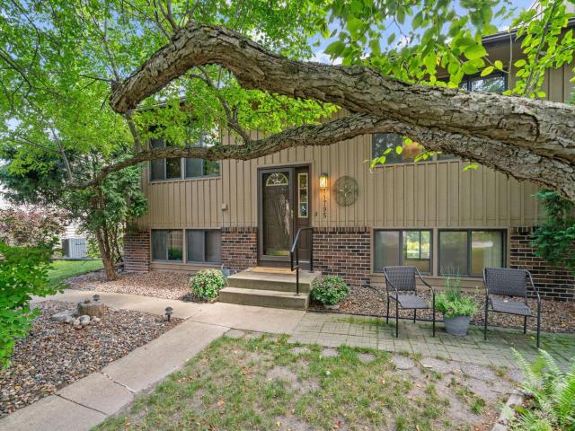 11795 Red Fox Drive Maple Grove MN 55369 - MLS# 7074638