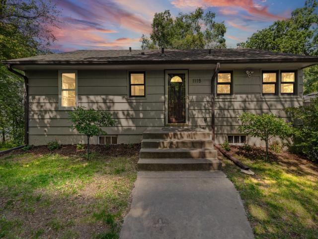 1115 W Medicine Lake Drive Minneapolis MN 55441 - MLS# 7074874