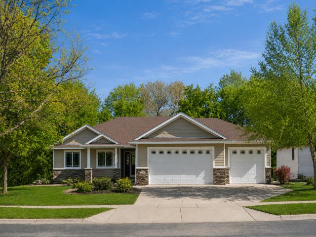 2215 Greenfield Drive E Northfield MN 55057 - MLS# 7074899