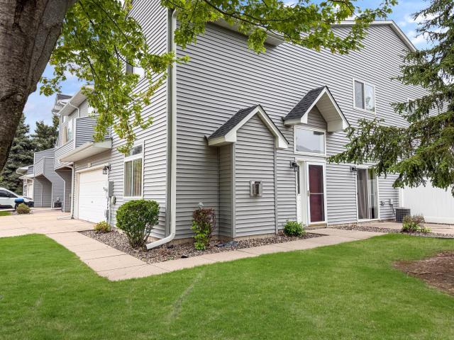 665 Kingfisher Lane Unit E Woodbury MN 55125 - MLS# 7075024