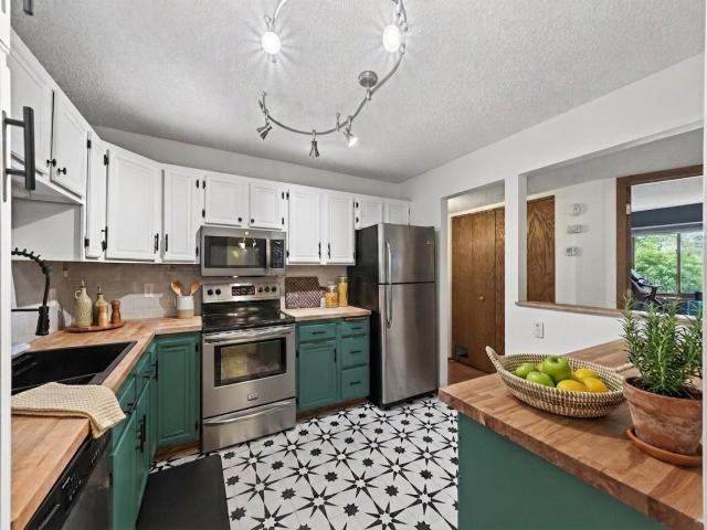 4385 Trenton Lane N Unit 102 Minneapolis MN 55442 - MLS# 7075370