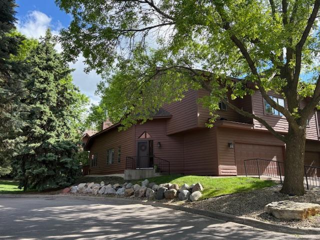 12572 Parkwood Drive Burnsville MN 55337 - MLS# 7076087