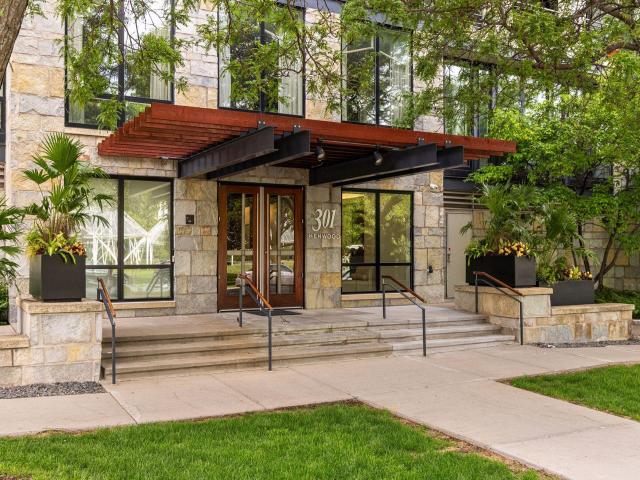 301 Kenwood Parkway Unit 302 Minneapolis MN 55403 - MLS# 7076307