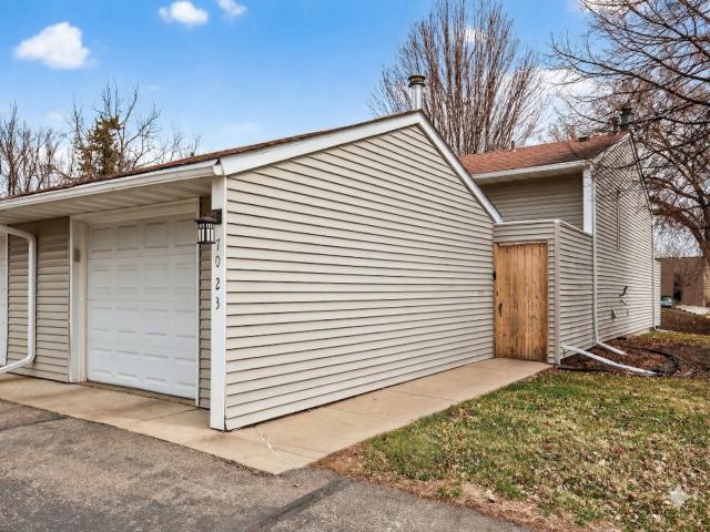 7023 146th Street Court Apple Valley MN 55124 - MLS# 7076650