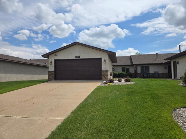 2126 Vierling Drive E Shakopee MN 55379 - MLS# 7076688