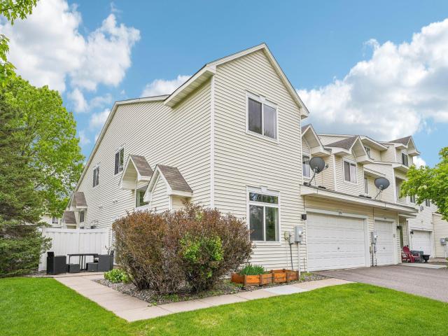 8996 Sawgrass Glen Unit 405 Maple Grove MN 55311