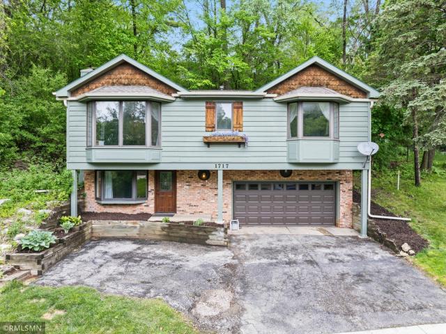1717 11th Avenue NE Rochester MN 55906 - MLS# 7076700