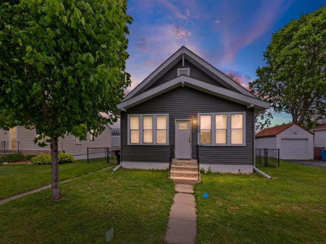 627 4th Avenue W Shakopee MN 55379 - MLS# 7076893