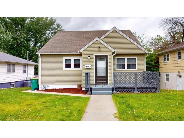 813 Pillsbury Avenue Albert Lea MN 56007 - MLS# 7076913