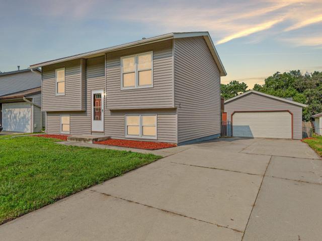 2434 Parkview Lane SE Rochester MN 55904 - MLS# 7076970