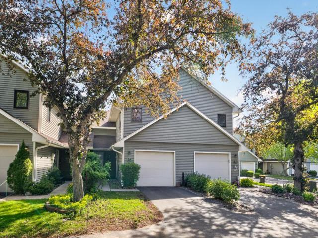 24 Elton Ridge Court NW Rochester MN 55901 - MLS# 7077004