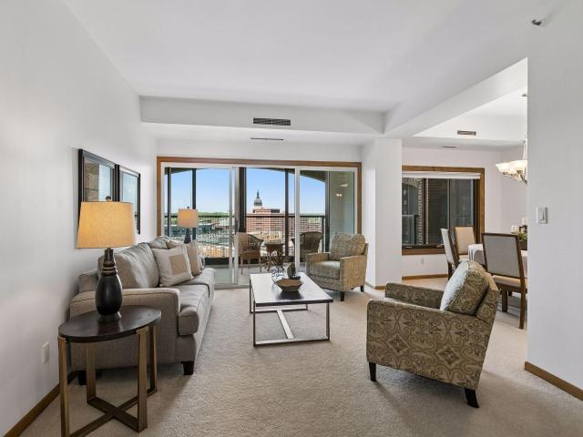 1201 Yale Place Unit 809 Minneapolis MN 55403 - MLS# 7077441