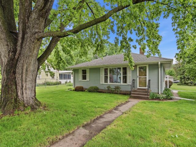 1015 Dionne Street North Saint Paul MN 55113 - MLS# 7077516