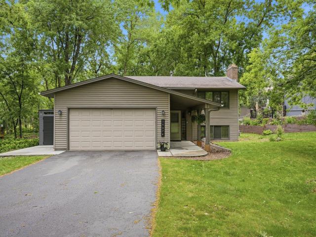 15074 Woodhill Trail Eden Prairie MN 55346 - MLS# 7077555