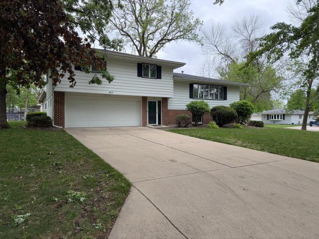 1609 Gateway Drive Albert Lea MN 56007 - MLS# 7078145