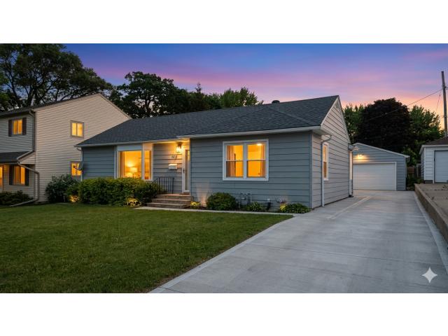 105 Giles Place Albert Lea MN 56007 - MLS# 7078288