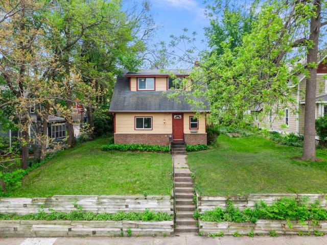 220 4th Avenue E Shakopee MN 55379 - MLS# 7078415