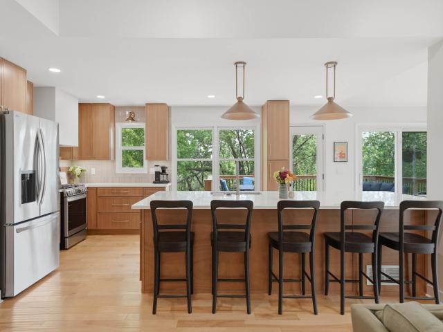 9137 Forest Hills Circle Bloomington MN 55437 - MLS# 7078487