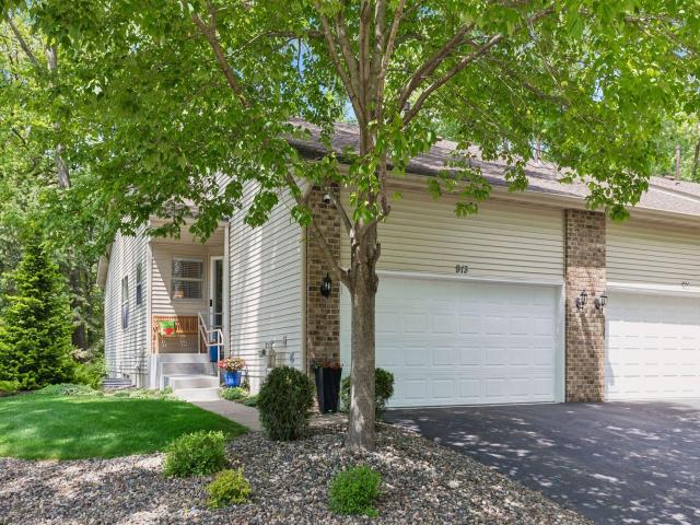 913 Oakwood Heights Circle Saint Paul MN 55123 - MLS# 7078992