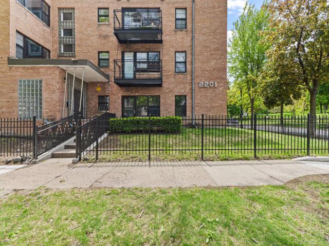 2201 3rd Avenue S Unit 302 Minneapolis MN 55404 - MLS# 7079045