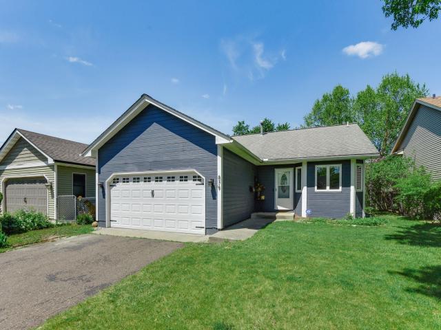 879 Iowa Avenue W Saint Paul MN 55117 - MLS# 7079117
