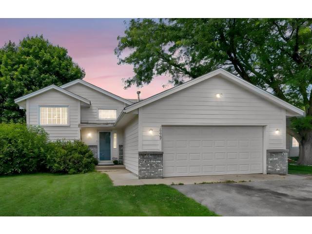 16467 Godson Drive Lakeville MN 55044 - MLS# 7079183