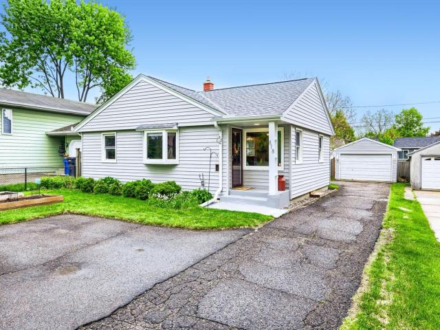 818 Larpenteur Avenue W Saint Paul MN 55113 - MLS# 7079273