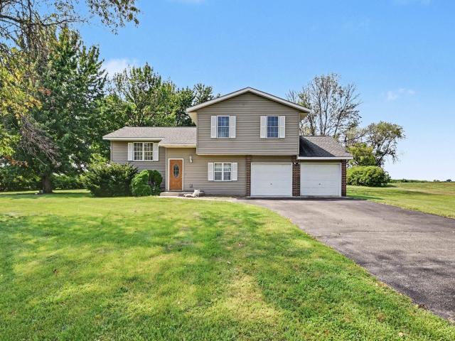932 Hillside Avenue SW New Prague MN 56071 - MLS# 7079396