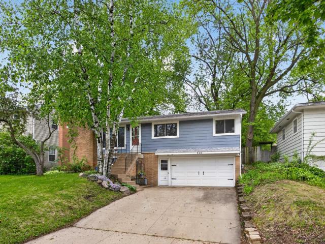 548 22nd Street NE Rochester MN 55906 - MLS# 7079401