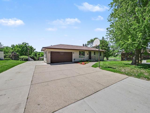 810 Hillcrest Drive Montgomery MN 56069 - MLS# 7079592