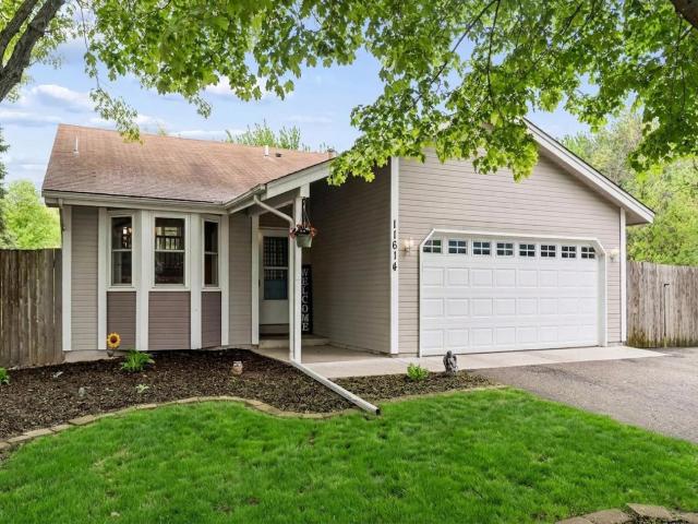 11614 Oak Park Drive NE Blaine MN 55434 - MLS# 7079627